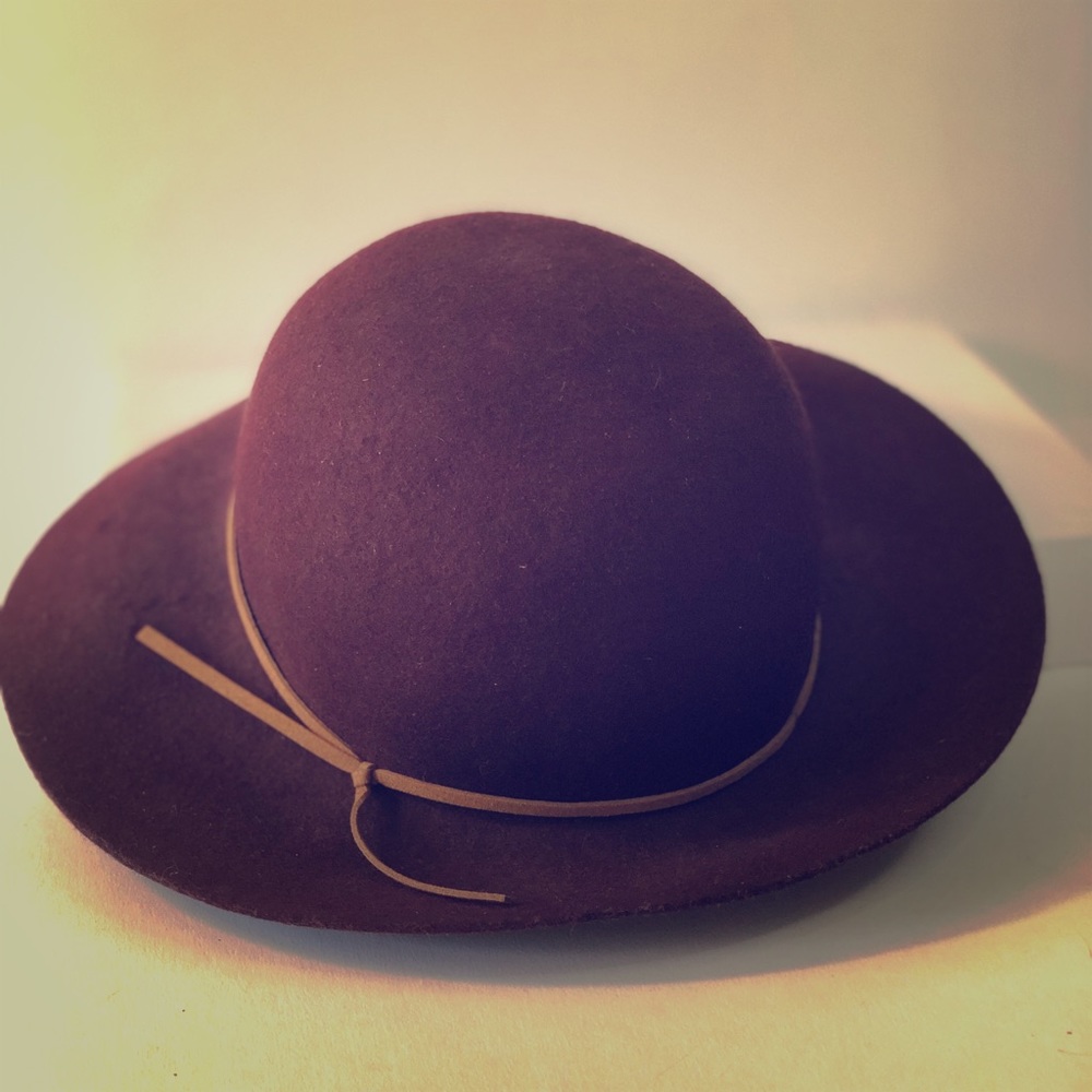 Ladies purple casual hat